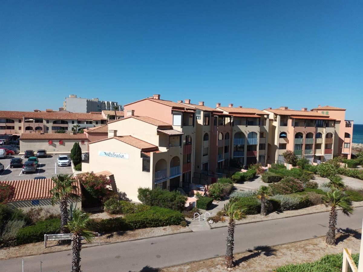 Le Victoria's Beach Barcares: Beachfront Comfort with Private Parking Le Barcares Exterior photo